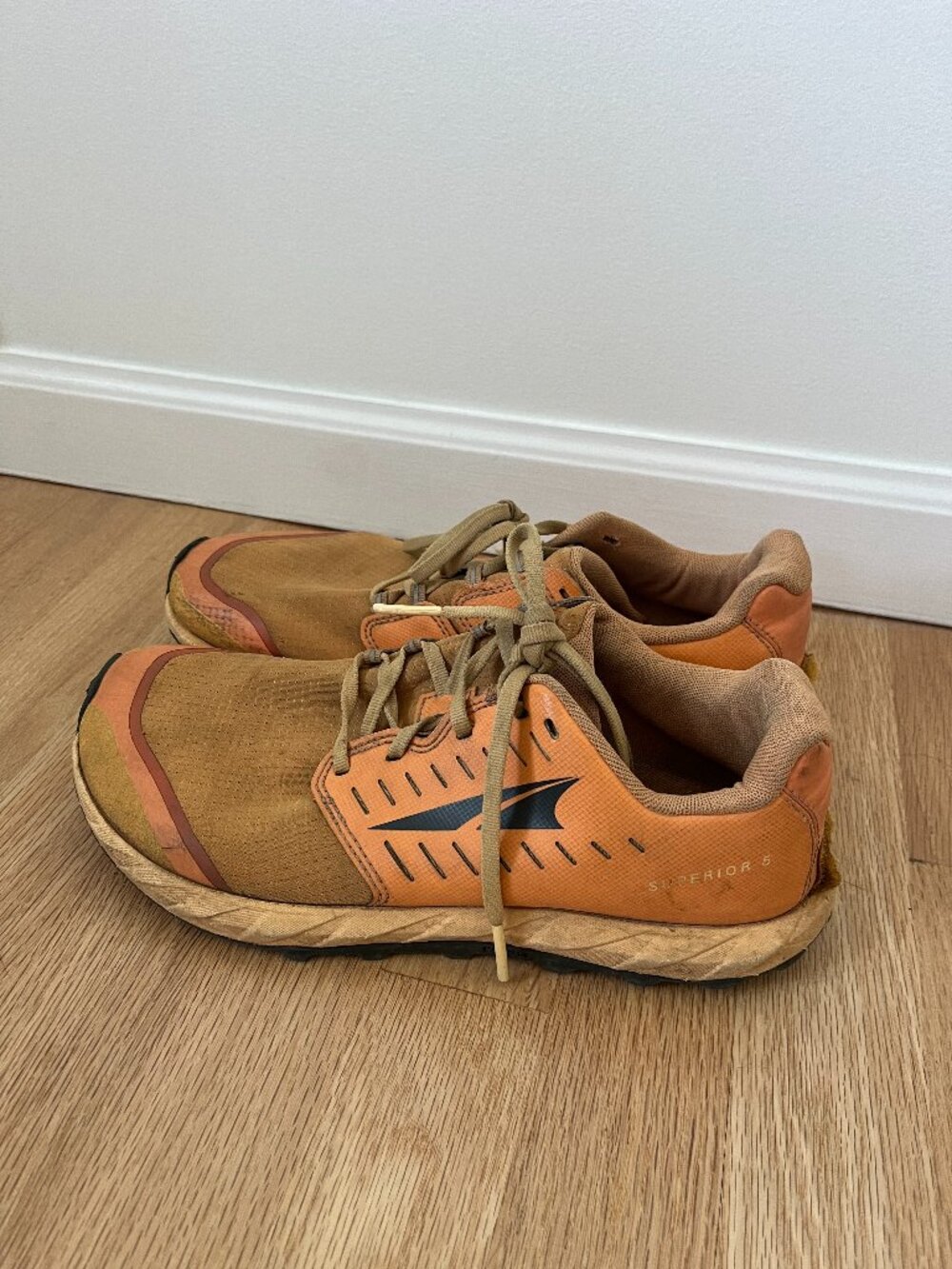 Altra Women's Superior 5 Size 9.5